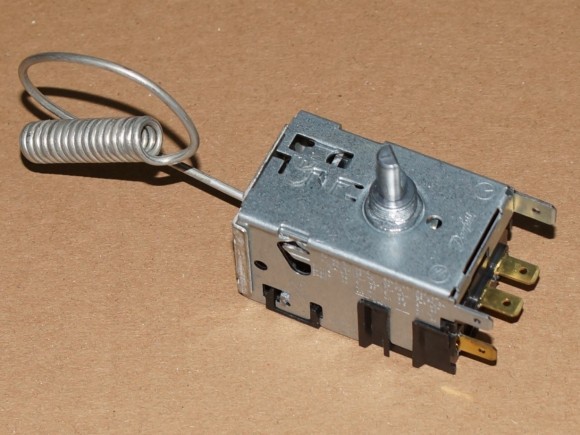 Терморегулятор Danfoss 077B3560 холодильника Атлант 908081450123 Терморегулятор Danfoss 077B3560 холодильника Атлант 908081450123
